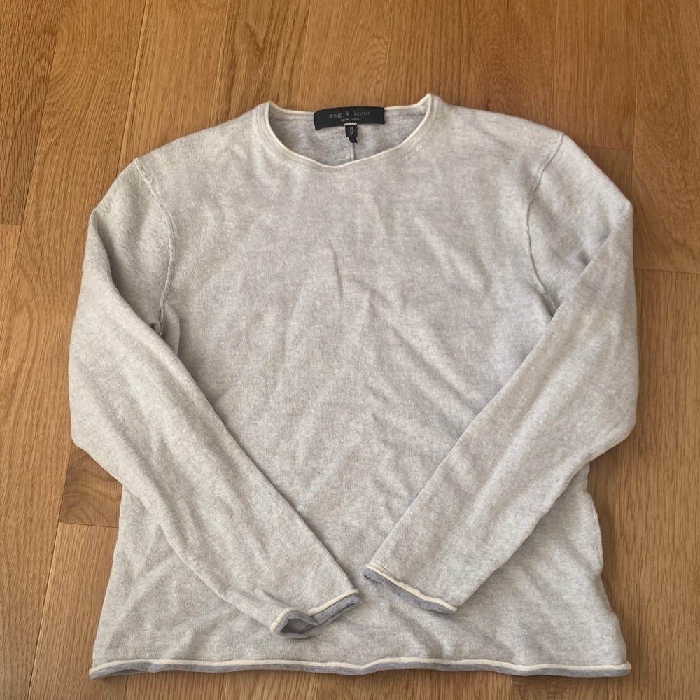 rag & bone Light Gray Crew Neck Sweater fits like a small